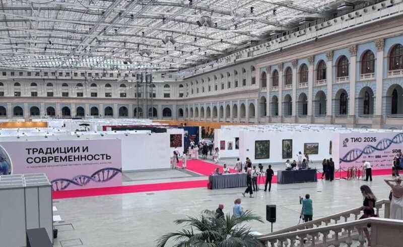 В Москве на фестивале искусств представили арт-объекты с изображением Путина