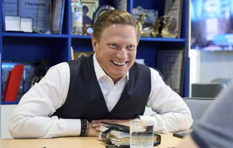 Linden «Aurus», ban from the FSO and business collapse: how Konstantin Mayor unsuccessfully tried to break through to SPIEF 2026 at the expense of his high-ranking wife